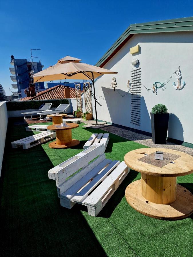Hotel Orchidea Lignano Sabbiadoro Exterior photo