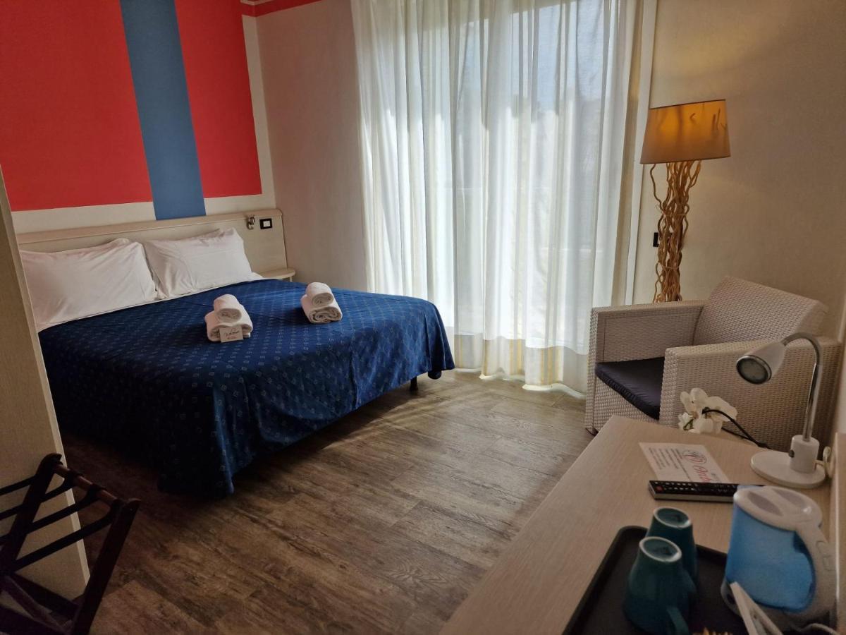 Hotel Orchidea Lignano Sabbiadoro Exterior photo