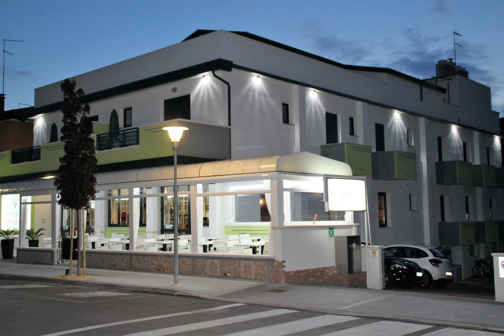 Hotel Orchidea Lignano Sabbiadoro Exterior photo